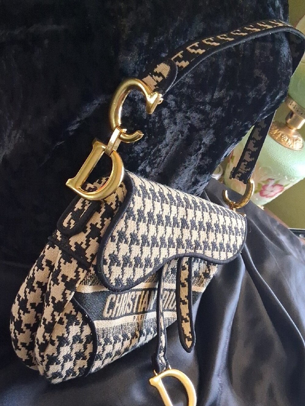 Dior Beige and Black Houndstooth Saddle Bag with Gold Hardware - Picture 13 of 16
